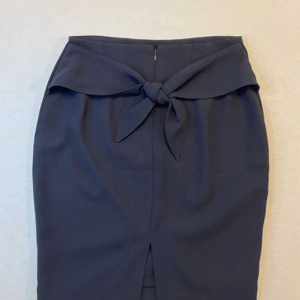 Express Women's Navy Blue Pencil Straight Skirt w/Bow &‎ Zipper on Back